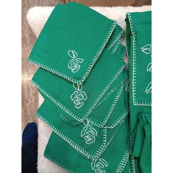 Vintage Table cloth and matching napkins Holiday Linines - Picture 2 of 8